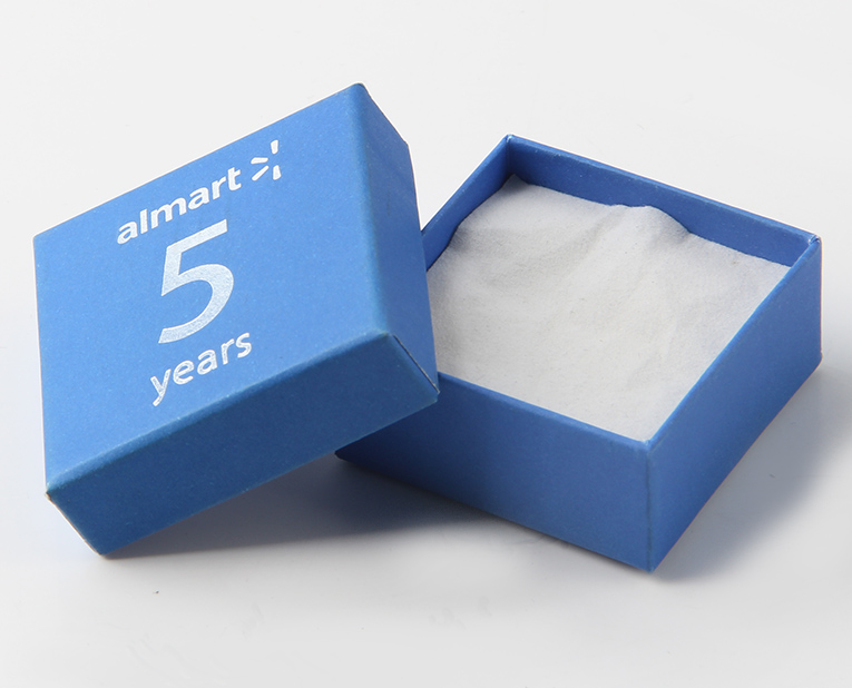 耳環(huán)的包裝盒如果在訂做時使用快速固著的油墨，效率1倍以上！