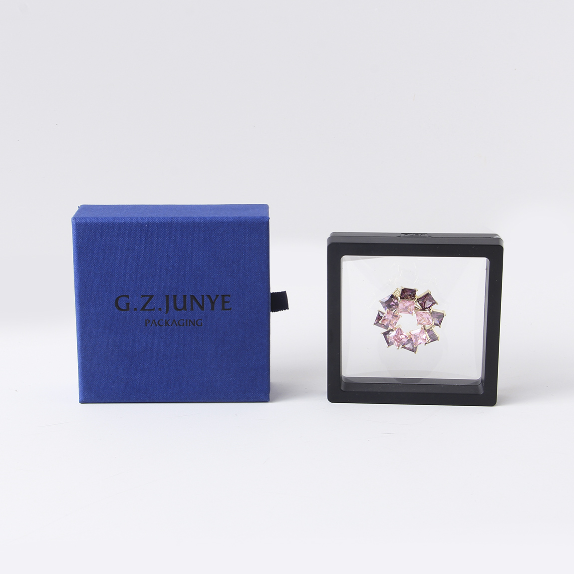 紙質珠寶包裝盒會有哪些生產(chǎn)上的細節(jié)需要注意？